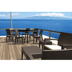 Modernt UV-beständigt utomhusbord i polypropen för hem och trädgård