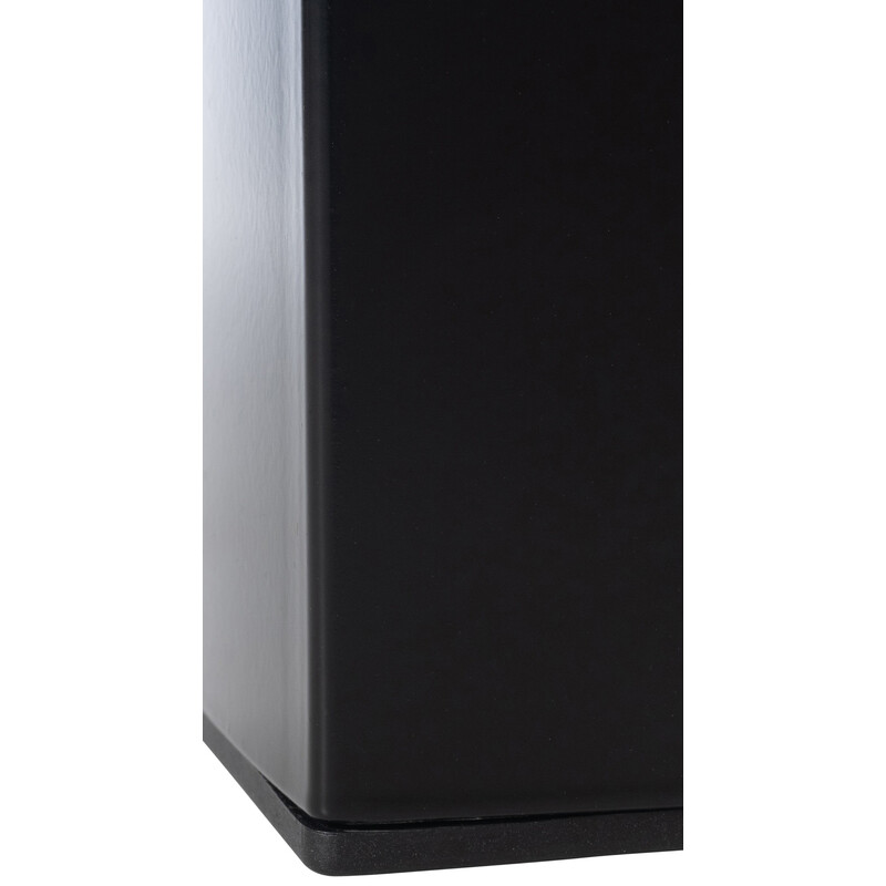 Stilrent och mångsidigt bordsstativ i pulverlackerat stål