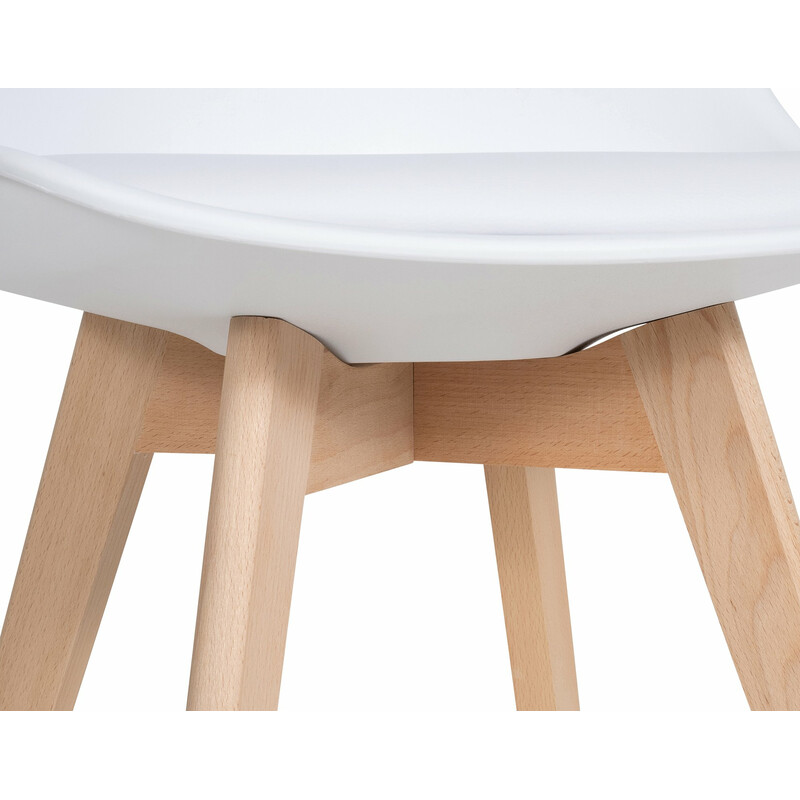 Lätt och robust stol med ergonomisk design