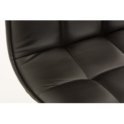 Bekväm och stabil matstol med justerbar höjd