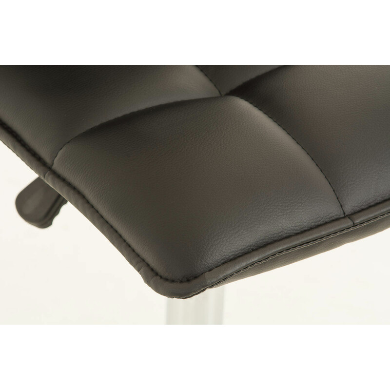 Bekväm och stabil matstol med justerbar höjd