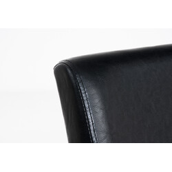 Bekväm och stilren matstol med hög ryggstöd