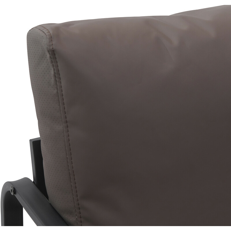 Elegant vilstol i konstläder med robust metallram