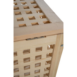 Stilfull tvättkorg i trä med avtagbar tvättpåse