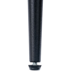 Modern matstol med vadderad sits och metallben