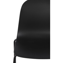 Stapelbar trädgårdsstol i återvunnen plast för inom- och utomhusbruk