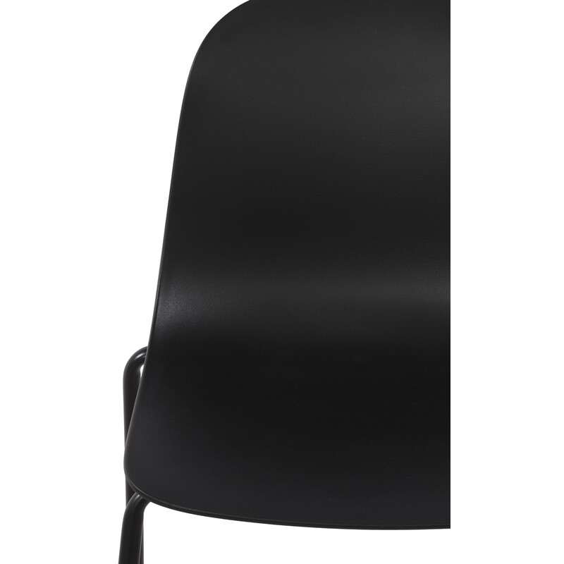 Stapelbar trädgårdsstol i återvunnen plast för inom- och utomhusbruk