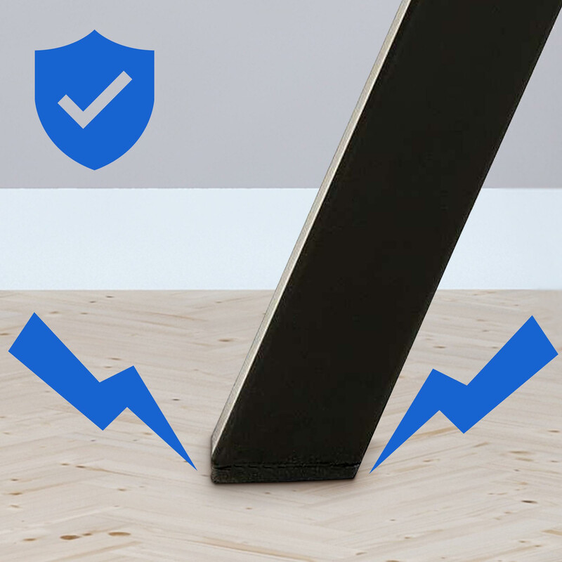 Bekväm och elegant svängbar stol med sammetsklädsel