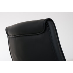 Elegant modern besöksstol med hög rygg och konstläderklädsel