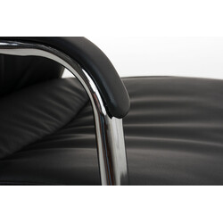 Elegant modern besöksstol med hög rygg och konstläderklädsel