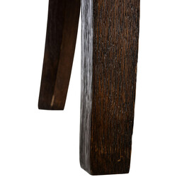 Elegant stoppad matstol med tidlös design och golvskydd