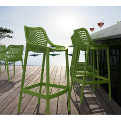 Modern barstol för inom- och utomhusbruk med ergonomisk design