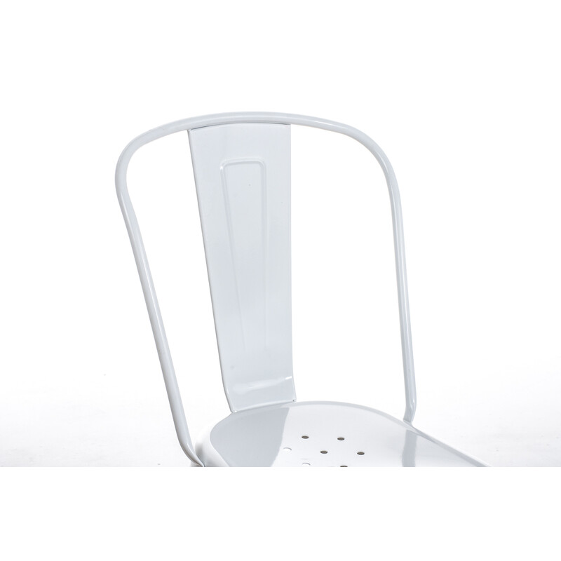 Stapelbar metallstol med hög rygg och lättskött yta