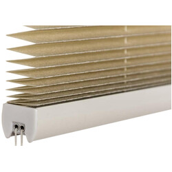 Plisségardin utan borrning för insyns- och solskydd i hemmet