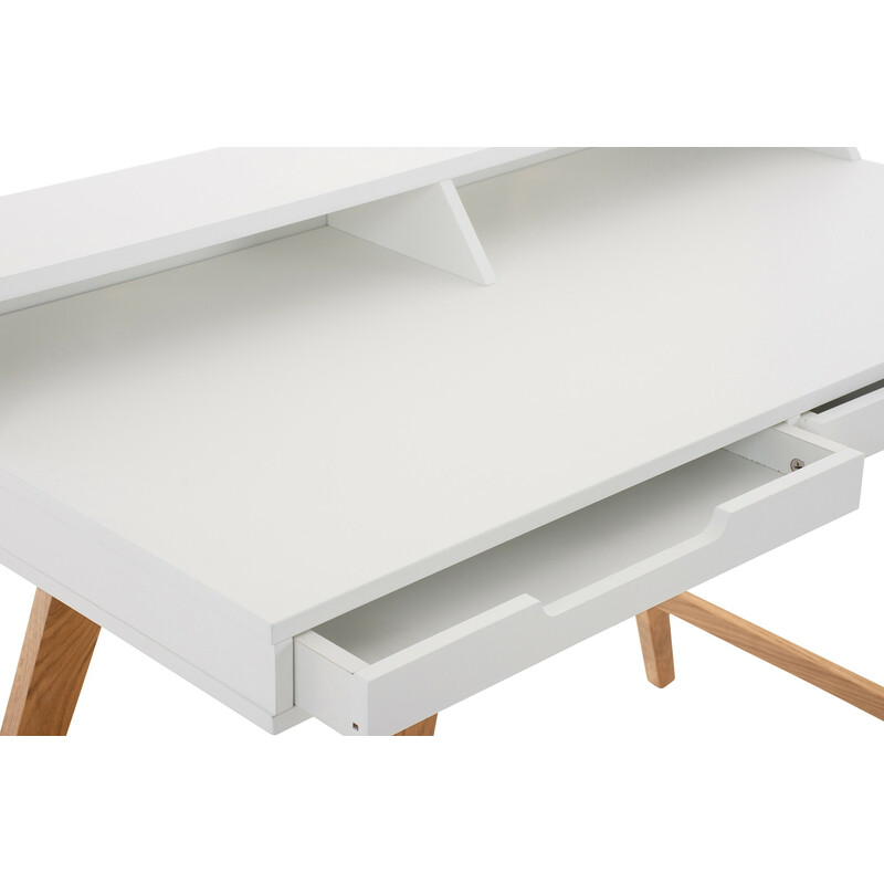 Modernt skrivbord med ekben och vit bordsskiva