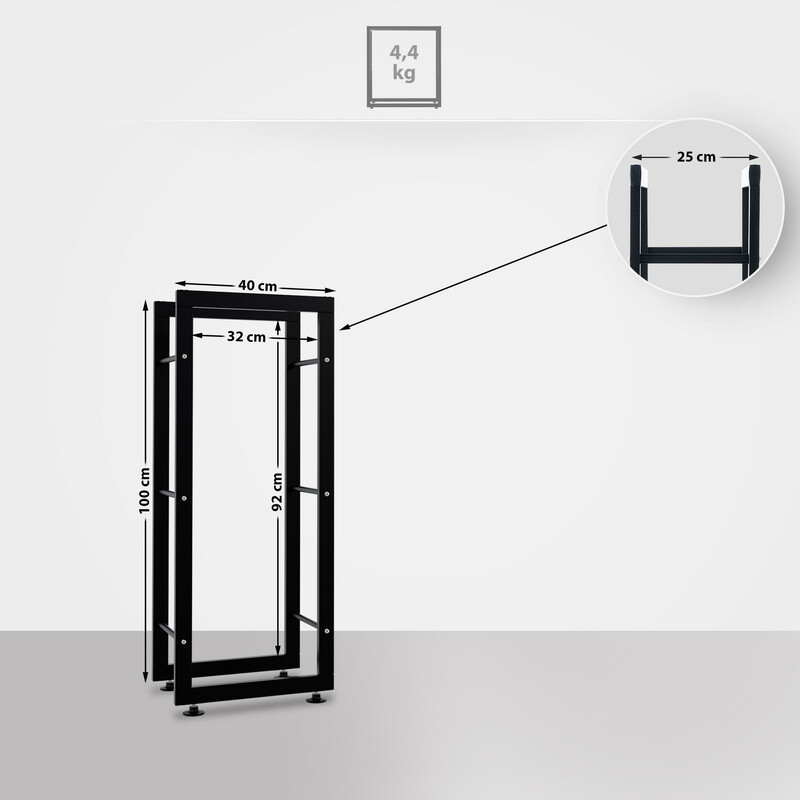 Elegant svart vedställning med stabil konstruktion för inomhusbruk