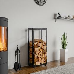 Elegant svart vedställning med stabil konstruktion för inomhusbruk