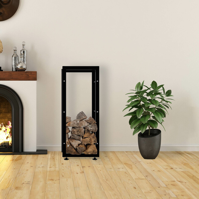Elegant svart vedställning med stabil konstruktion för inomhusbruk