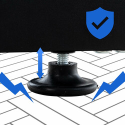 Elegant svart vedställning med stabil konstruktion för inomhusbruk