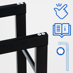 Elegant svart vedställning med stabil konstruktion för inomhusbruk