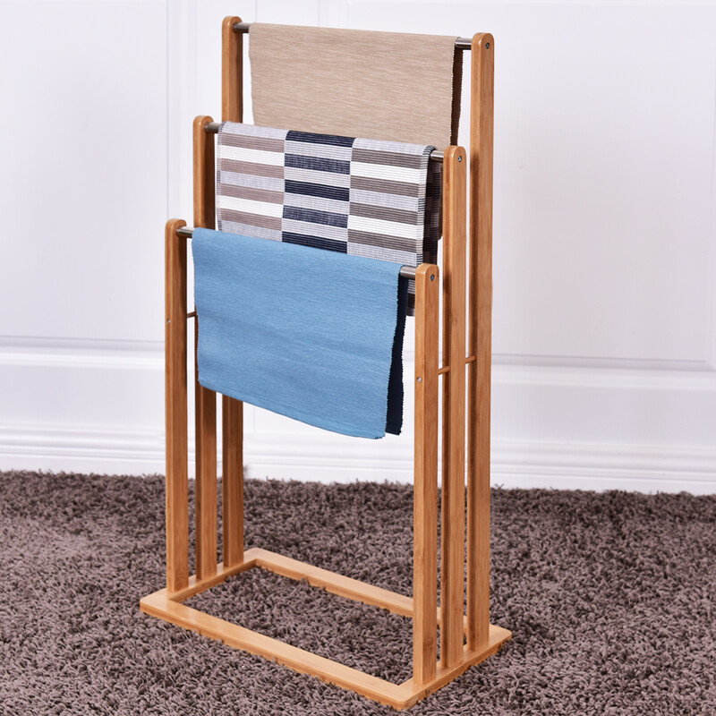 Fristående handdukshängare i bambu med tre stänger
