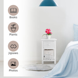 Sängbord med korg i vit landstil trädesign