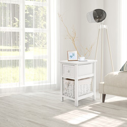 Sängbord med korg i vit landstil trädesign