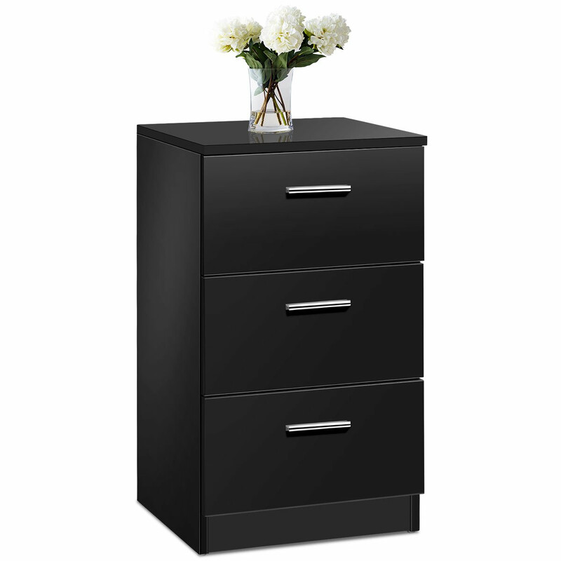 Sängbord med tre lådor i svart spånskiva