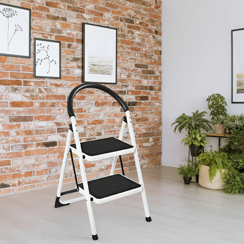 Hopfällbar hushållsstege med 2 steg och 150 kg kapacitet