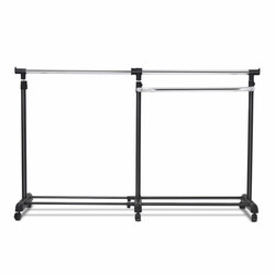 Justerbar klädställning med hjul och två hyllor svart