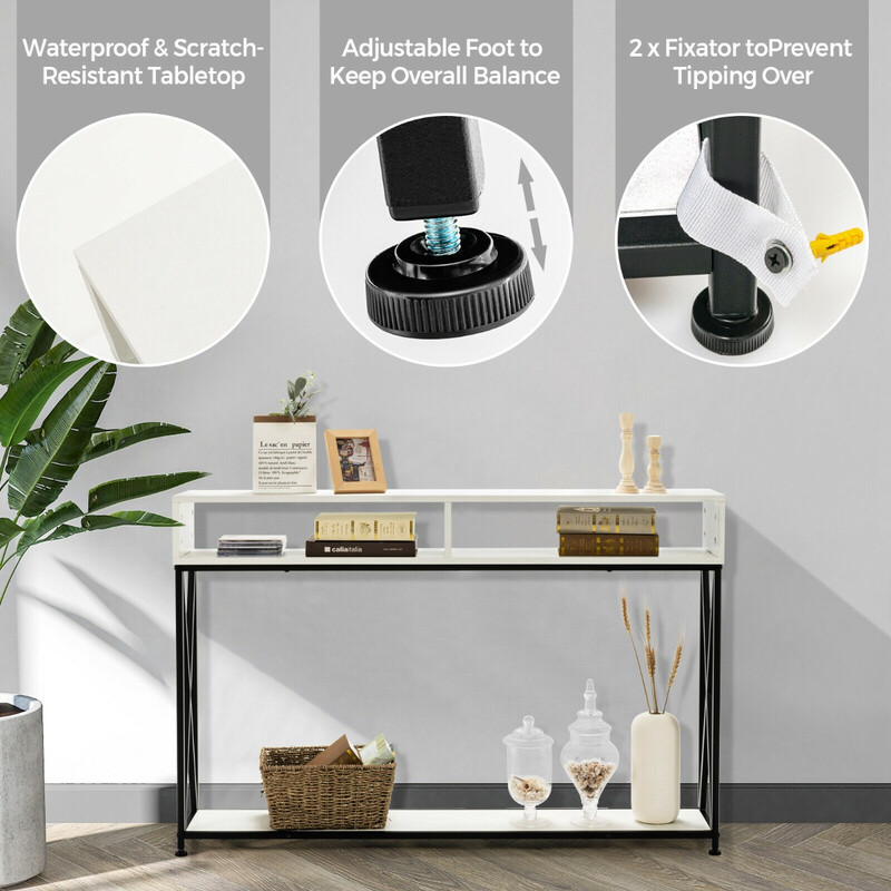 Vit konsolbord med öppna hyllor och stålram