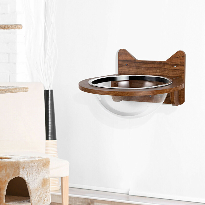 Väggmonterad kattbädd med transparent kupol och trämaterial