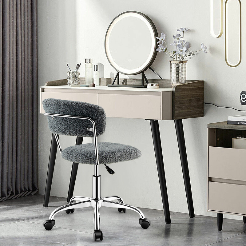 Grå kontorsstol i konstpäls med justerbar höjd