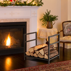 Vedställ i metall med bottenplatta och handtag för stabil och elegant vedförvaring