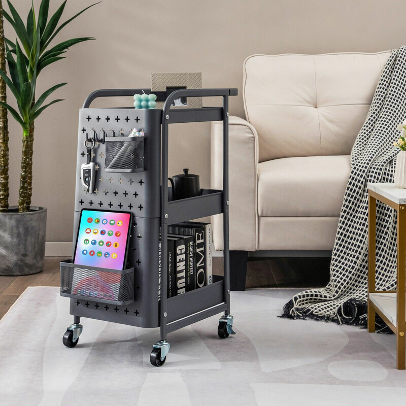 Grå 3-nivåers rullvagn med pegboards, korgar och krokar för flexibel förvaring