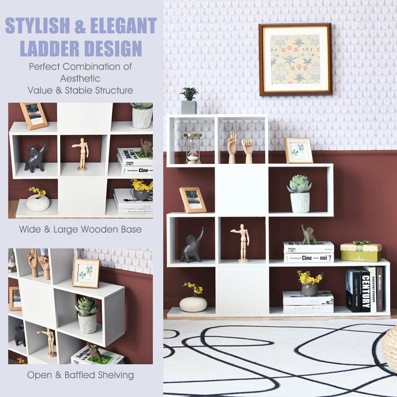 Modern vit bokhylla i stege-design med fem hyllplan för böcker och dekorationer