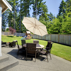 Trädgårdsparasoll i trä 300 cm justerbar lutning beige