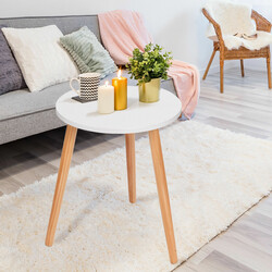 Vitt mångsidigt sidobord i trä för vardagsrum, kök eller sovrum