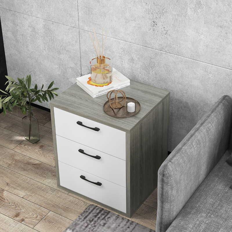 Modernt sängbord i trä med tre rymliga lådor i grått och vitt