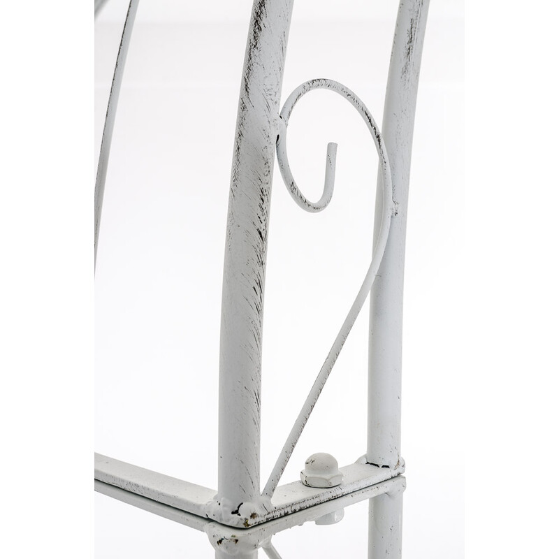 Rosenbåge i kraftigt järn med dekorativa detaljer