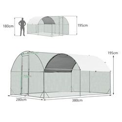 Vintertålig hönsbur i galvaniserad metall med låsbar dörr och vädertåligt skydd