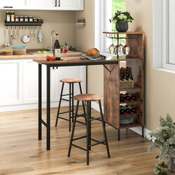 Industriellt barbord och stolar med förvaring för vinflaskor och glas, kaffebrun finish