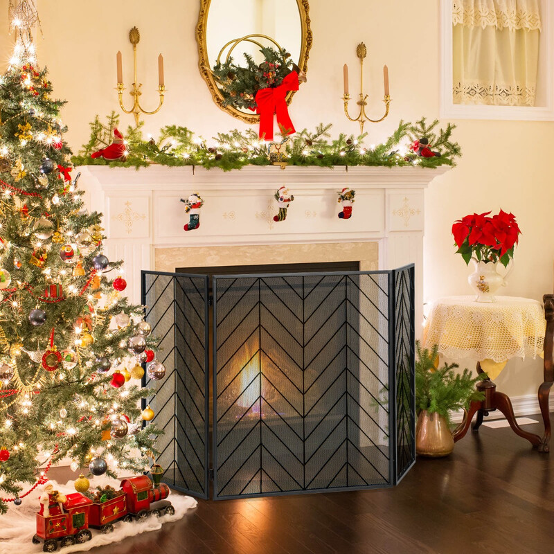 Fällbart eldskydd i metall med tre paneler och elegant design för säkerhet och stil