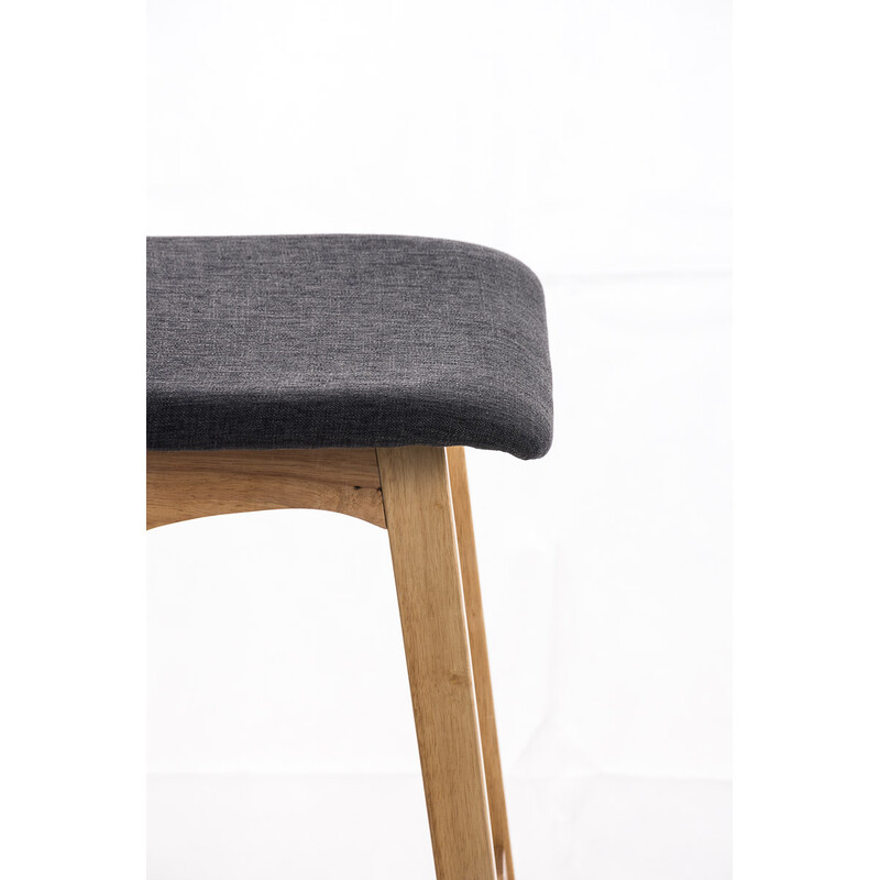 Elegant barstol med quiltad sits och fotstöd