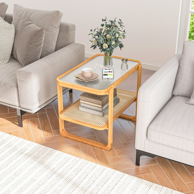 Sidobord med avtagbar glasskiva och rottinghylla i bambu för elegant förvaring