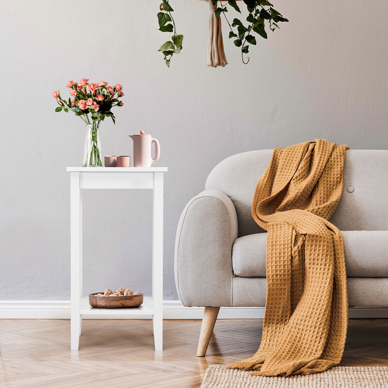 Högt sidobord i trä med två nivåer och vit finish