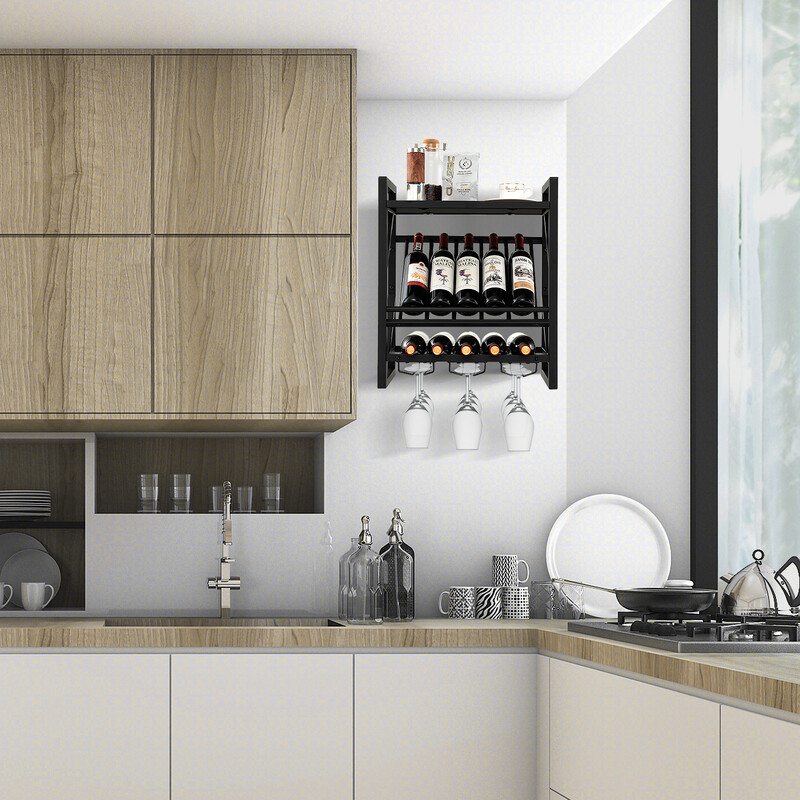 Väggmonterat vinställ med två hyllor och tre rader för vinglashållare