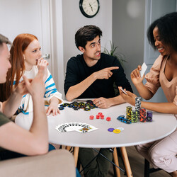 Pokerset med 500 marker, 2 kortlekar, tärningar och elegant förvaringsväska