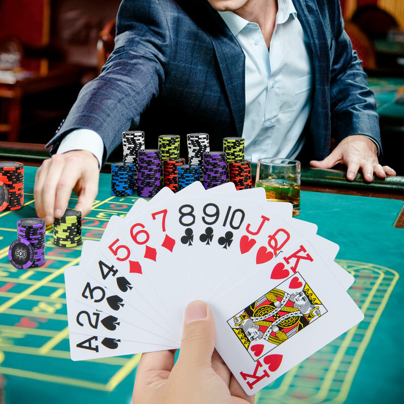 tärningar och elegant förvaringsväska