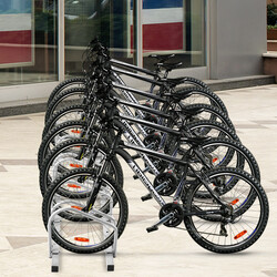 Cykelställ för sex cyklar i stål med väderbeständig yta, silverfärgad design